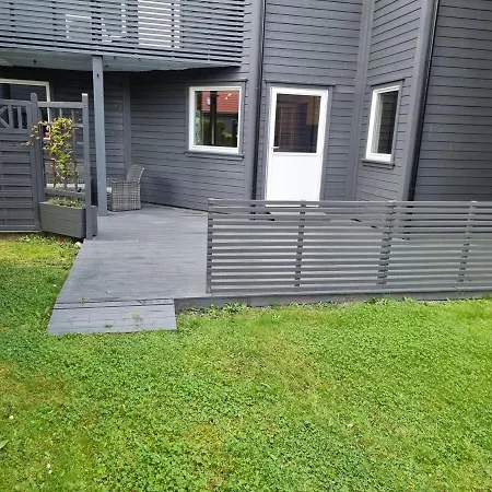 Cozy With Terrace 아파트 스타방에르