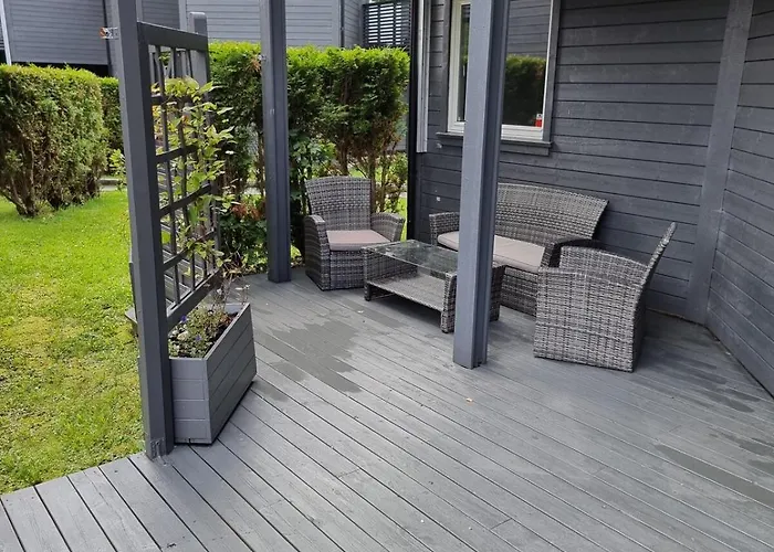 Cozy With Terrace