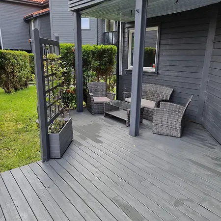Cozy With Terrace